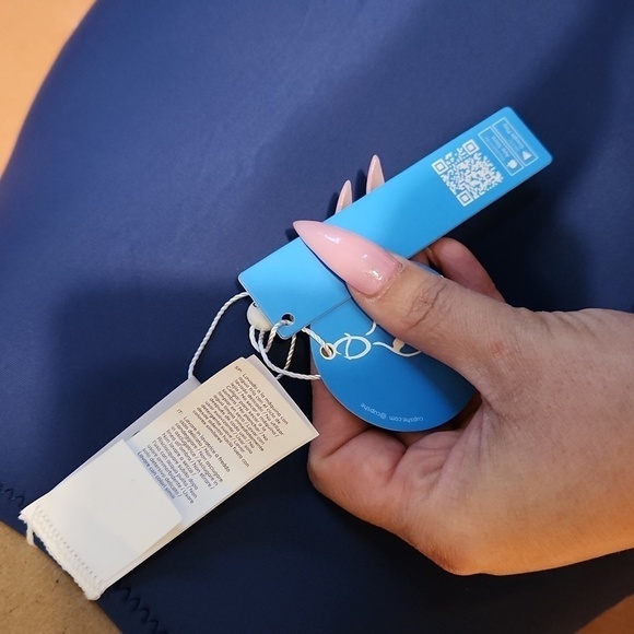 New with tags! Navy blue one piece swimsuit! Size small! - Picture 7 of 10